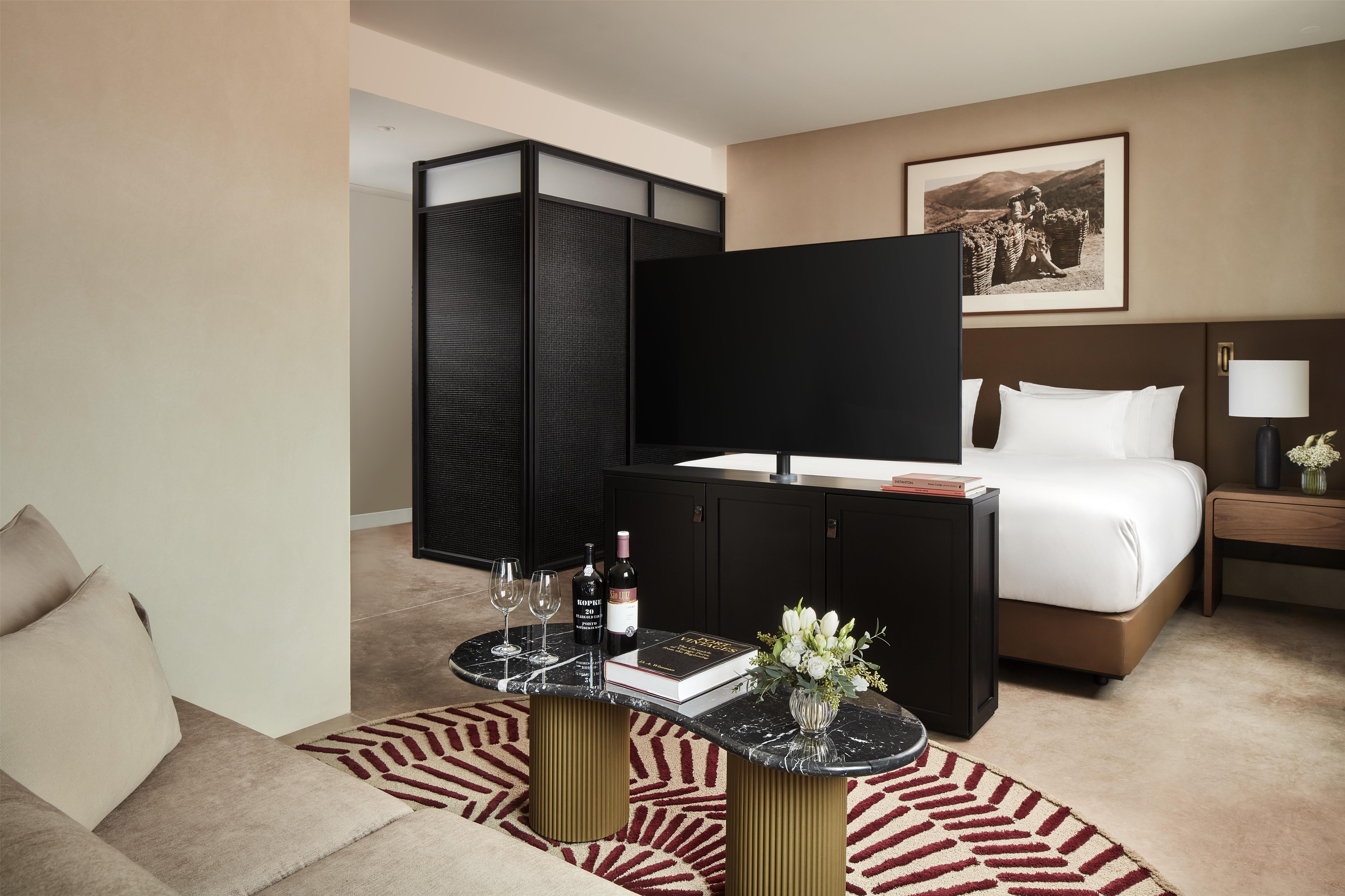 JUNIOR SUITE, FAMILY, WITH EXTRA BED, RIVER VIEW