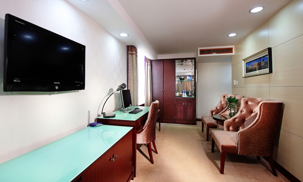 LN New World Hotel 37/46