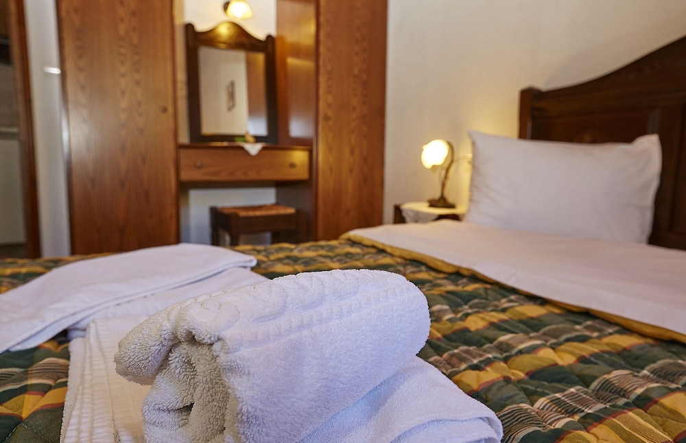 Atrapos Hotel 18/50