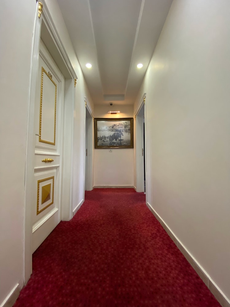 Kent Ani Hotel 23/33