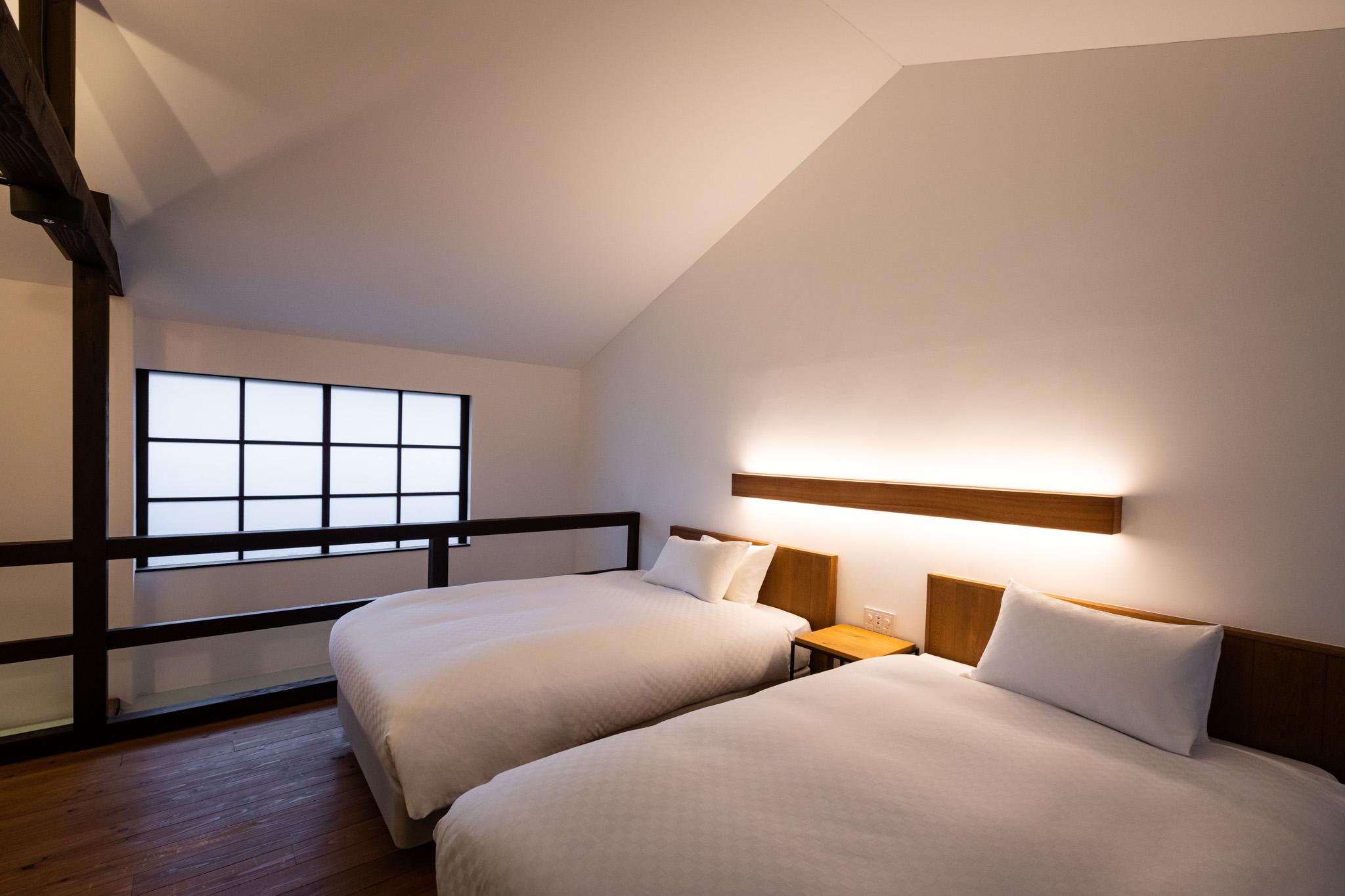 Room, Twin Beds