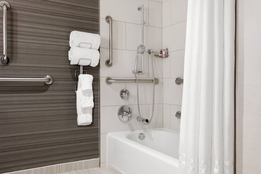 Room at Newark Liberty International Airport Marriott, NEWARK - NJ