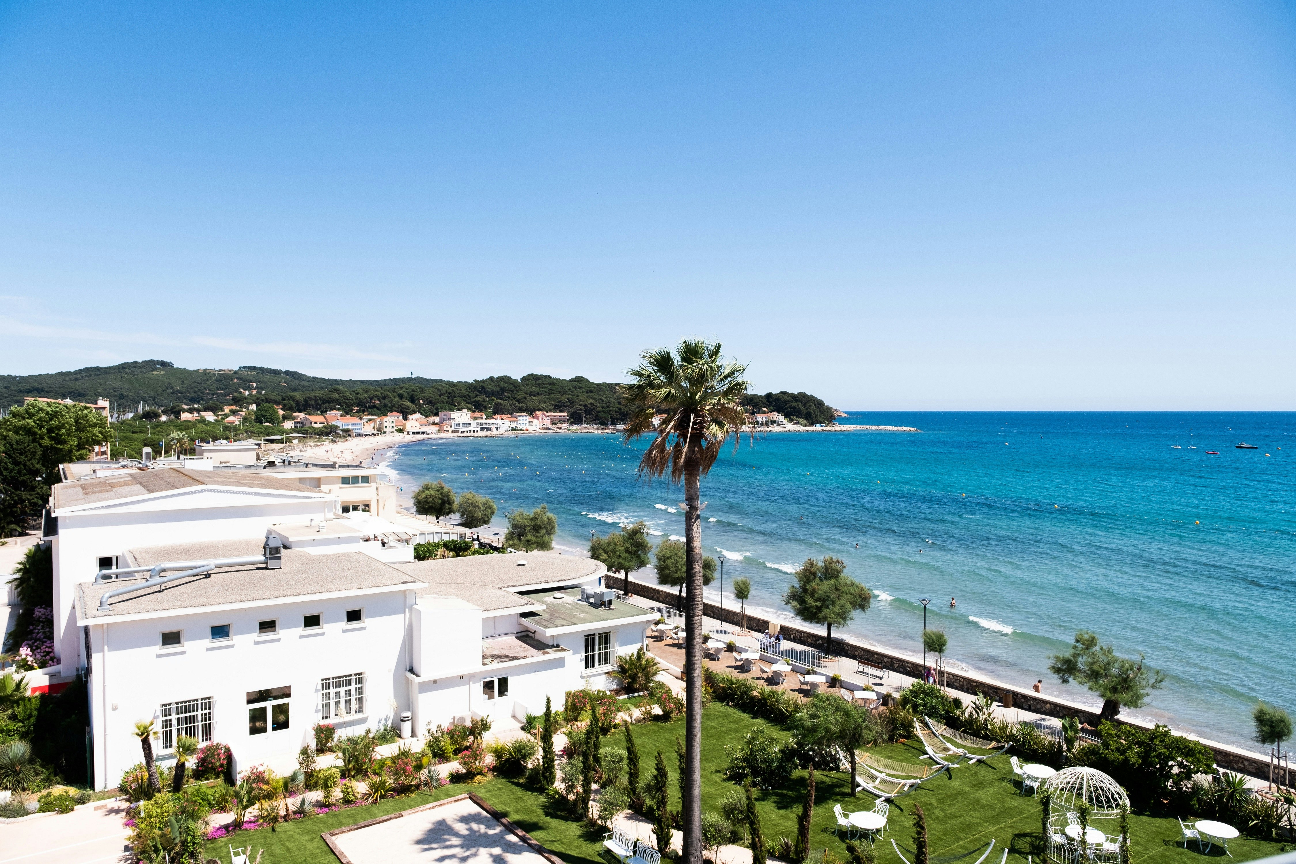 GRAND HOTEL DES SABLETTES PLAGE, CURIO COLLECTION BY HILTON 36/45