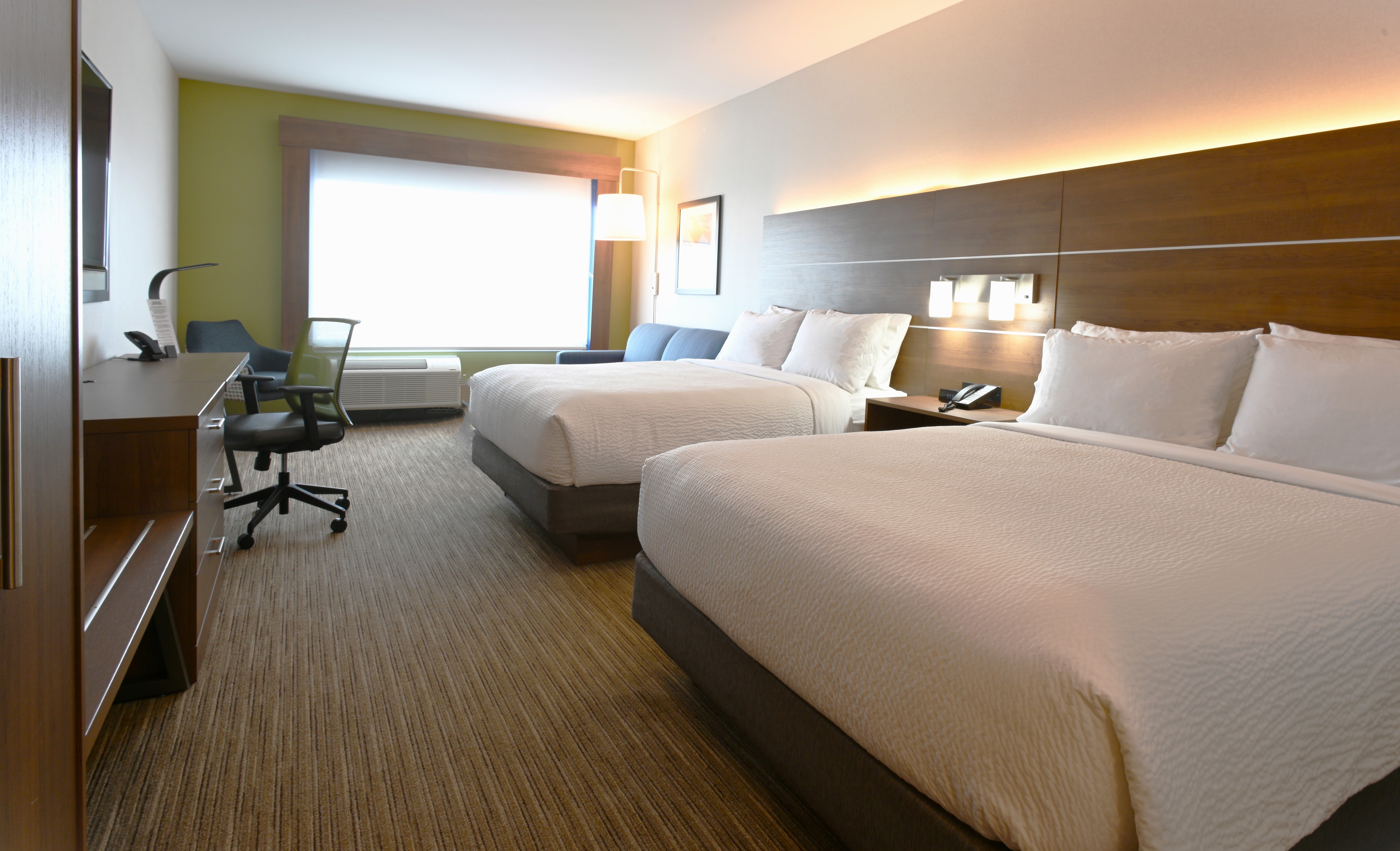 Holiday Inn Express Suites Aurora 19/77