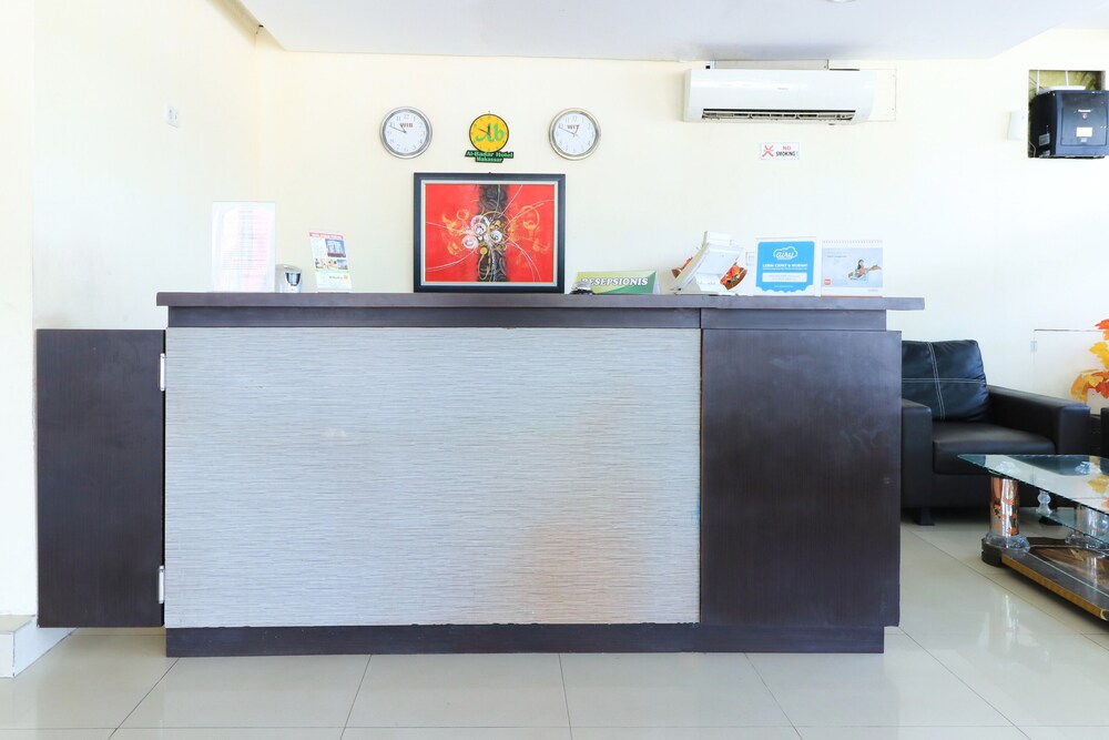 Hotel O near Mall Panakukkang formerly Al-Badar Hotel Syariah 14/52