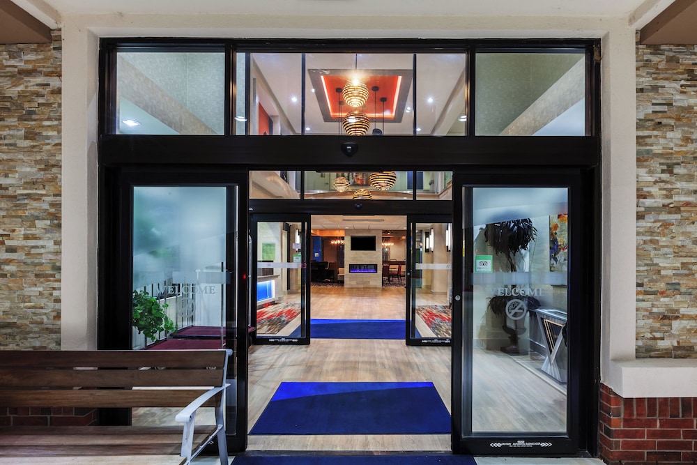 Holiday Inn Express Hotel And Suites Houston East 8/50