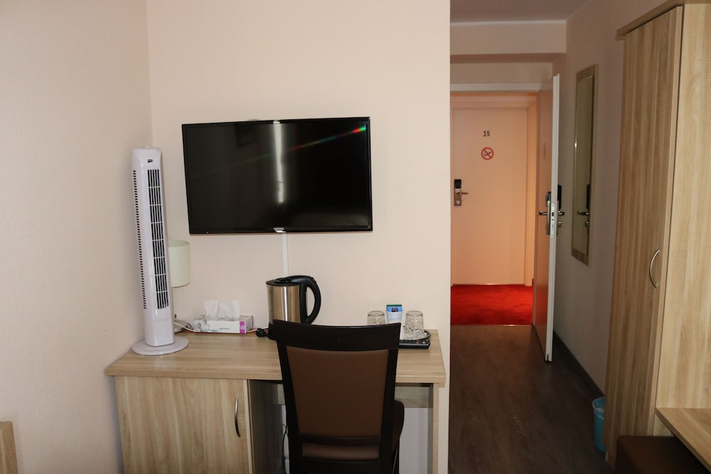 Hotel Paris 4/44