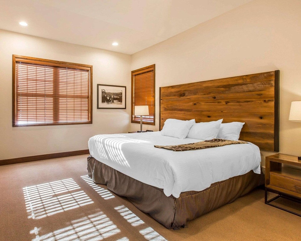 جناح بسريرين كينج وسريرين كوين بـ3 غرف نوم مع أريكة، Bluegreen Vacations Big Bear Village, an Ascend Collection Resort 4/8
