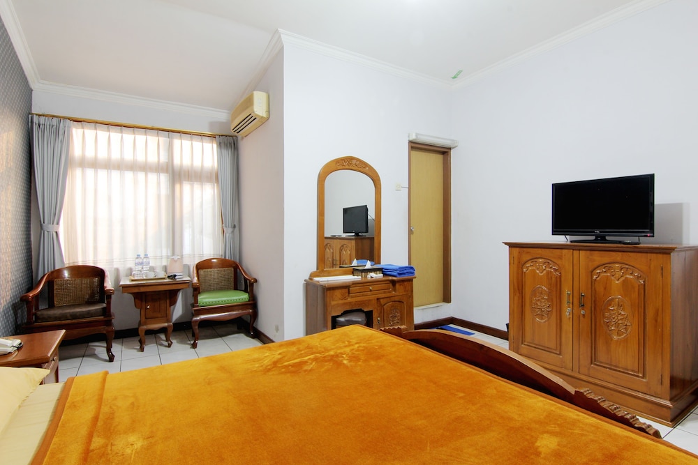 Lingga Hotel 13/37