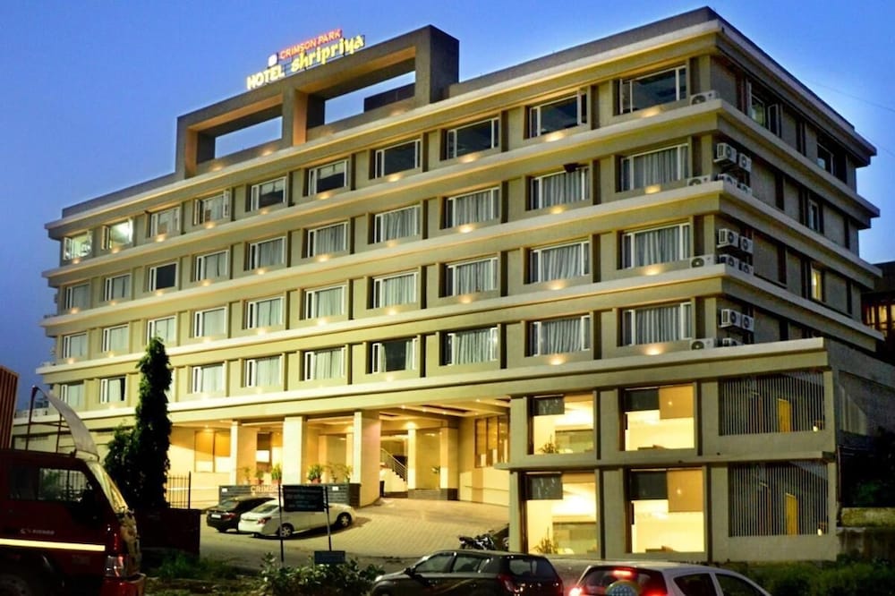 Crimson Park Shripriya Hotel 2/32