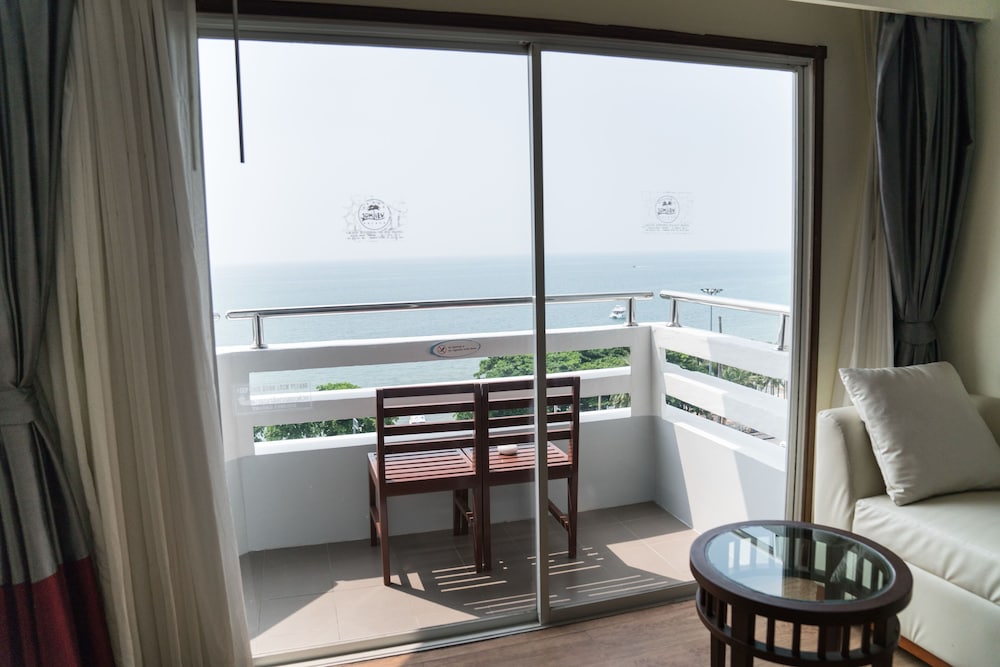 Grand Jomtien Palace Hotel 26/42