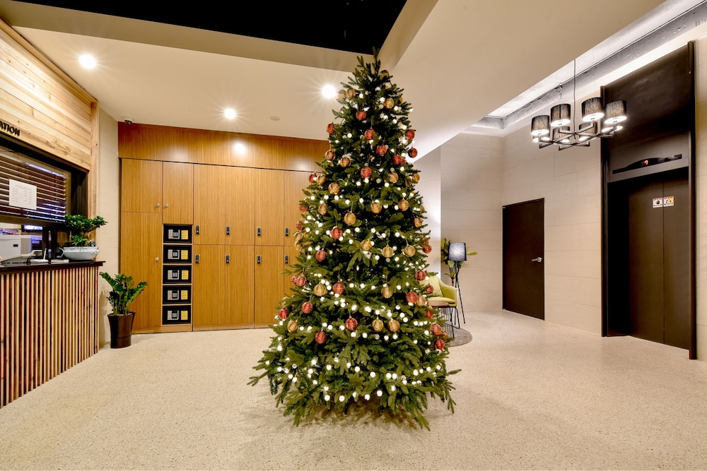Blanc Business Hotel 7/50