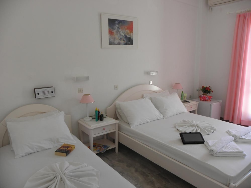 Areti Hotel 9/49