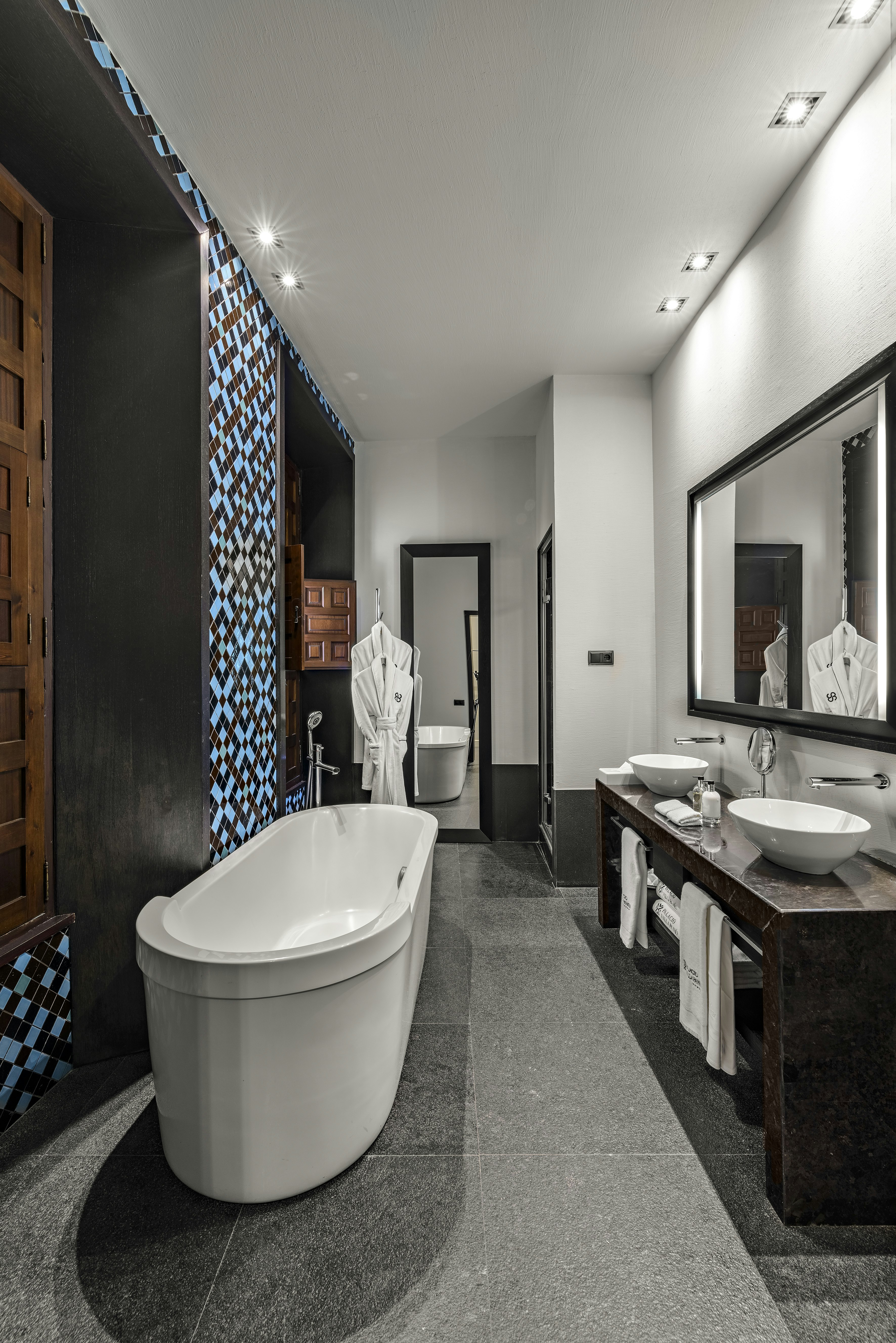 CoolRooms Palacio Villapanes 5 GL 62/65