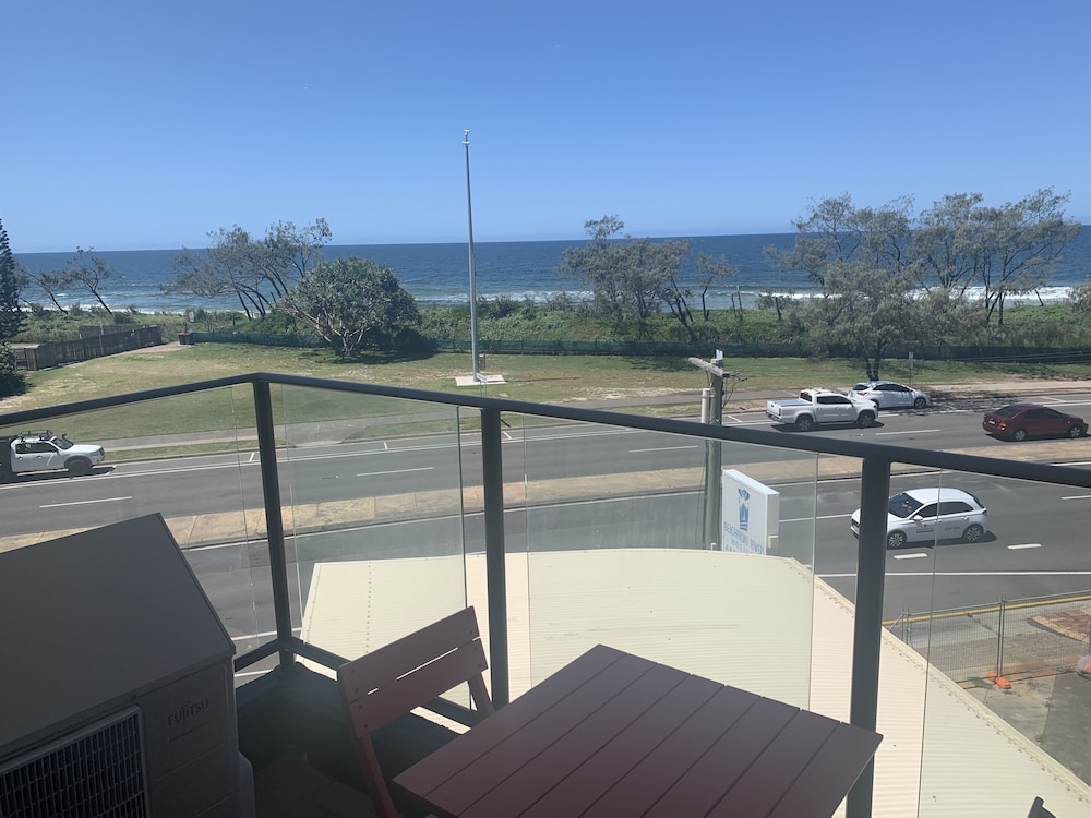 Beachfront Towers 67/80