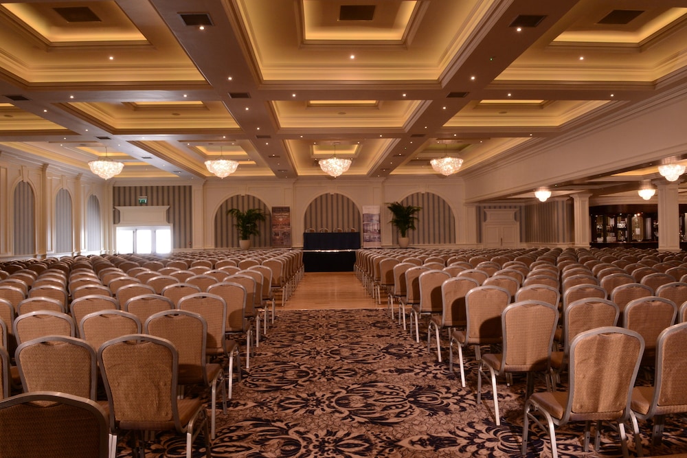 Clanree Hotel 43/44