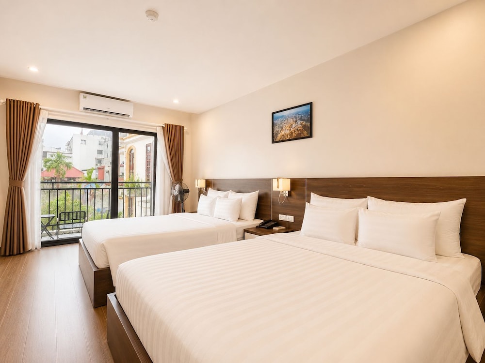 Paragon Noi Bai Hotel and Pool 13/49