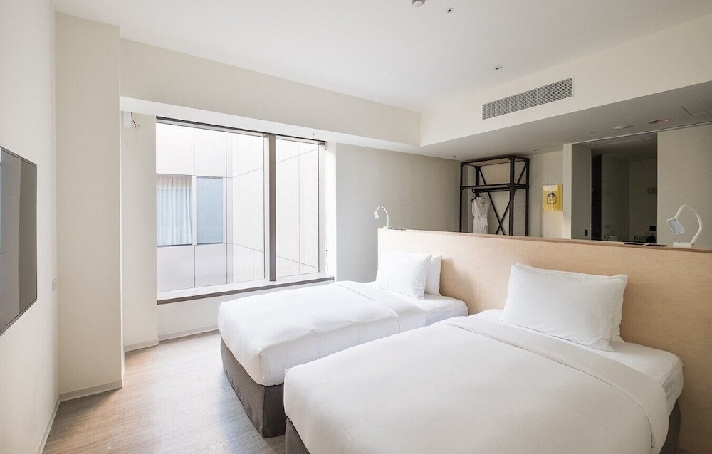 ROOM, TWIN BEDS, LARGE