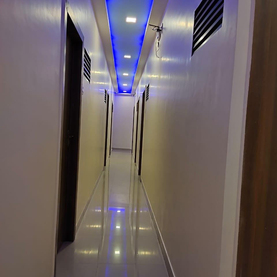 Oyo 10954 Hotel Golden Galaxy 34/50