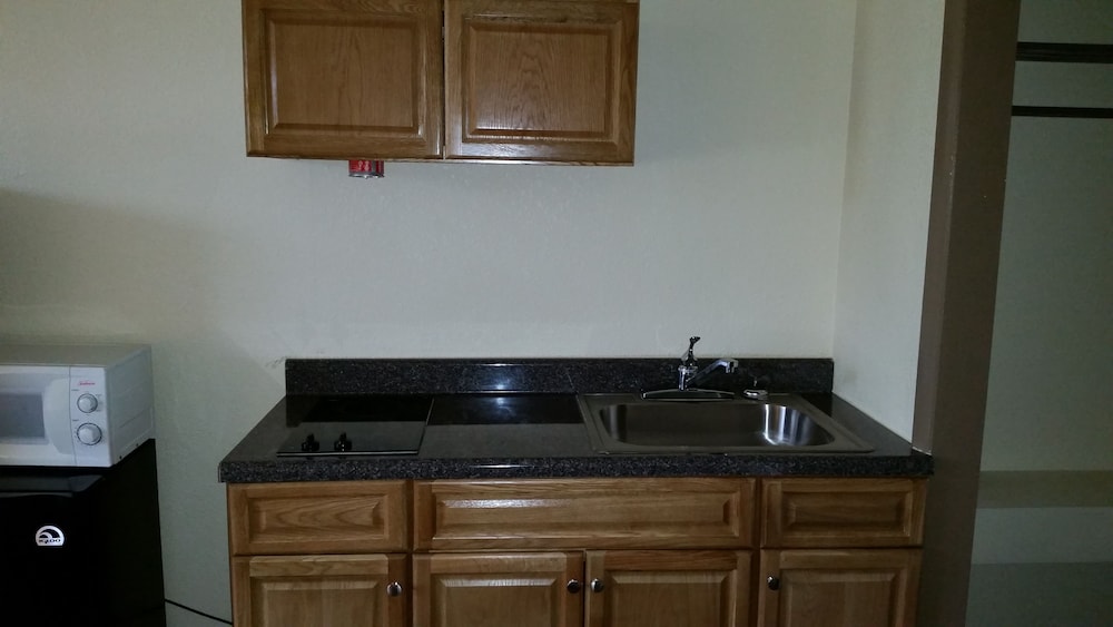 Americourt Extended Stays 28/38