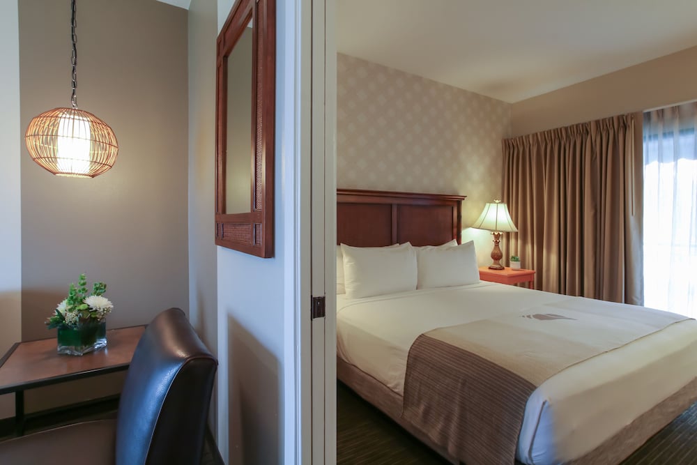Oxford Suites Pismo Beach 4/35