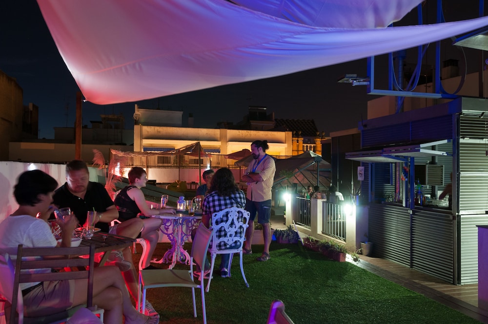 The Nomad Hostel 68/77