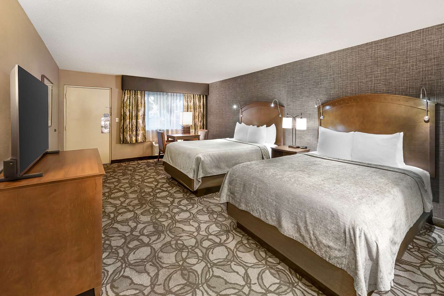Super, 2 Queen Beds, Ocean View
