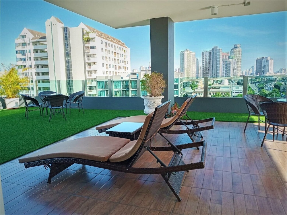 THE QUBE FIFTY HOTEL 28/50