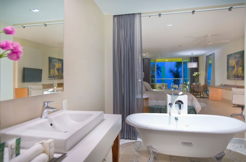 Krystal Grand Puerto Vallarta 43/44