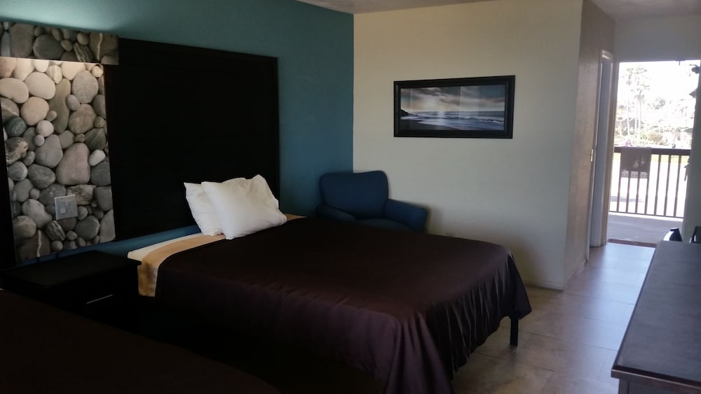 Driftwood Resort 28/70