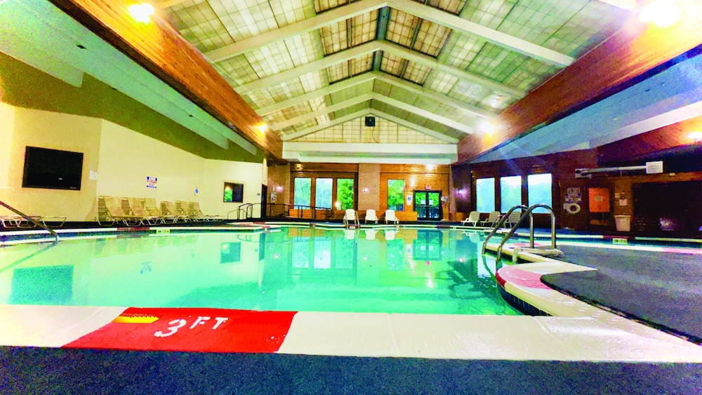 Pocono Resort Conference Center - Pocono Mountains 35/39