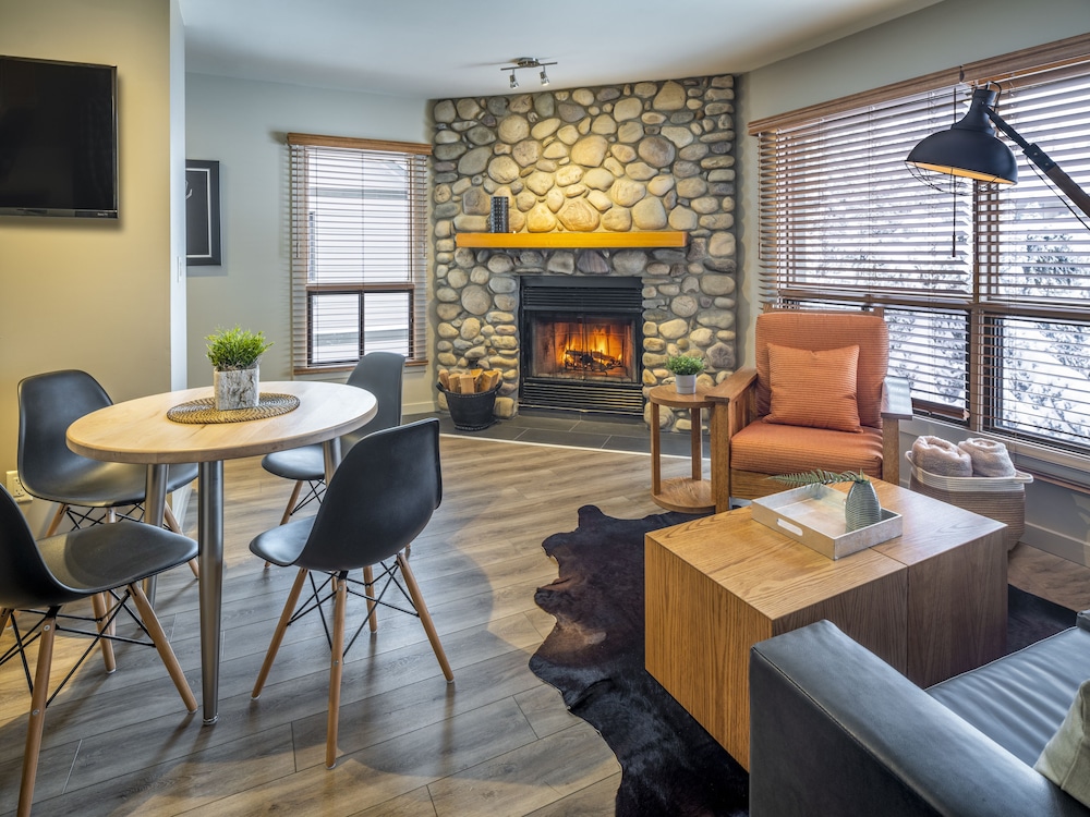 Buffalo Mountain Lodge 64/77