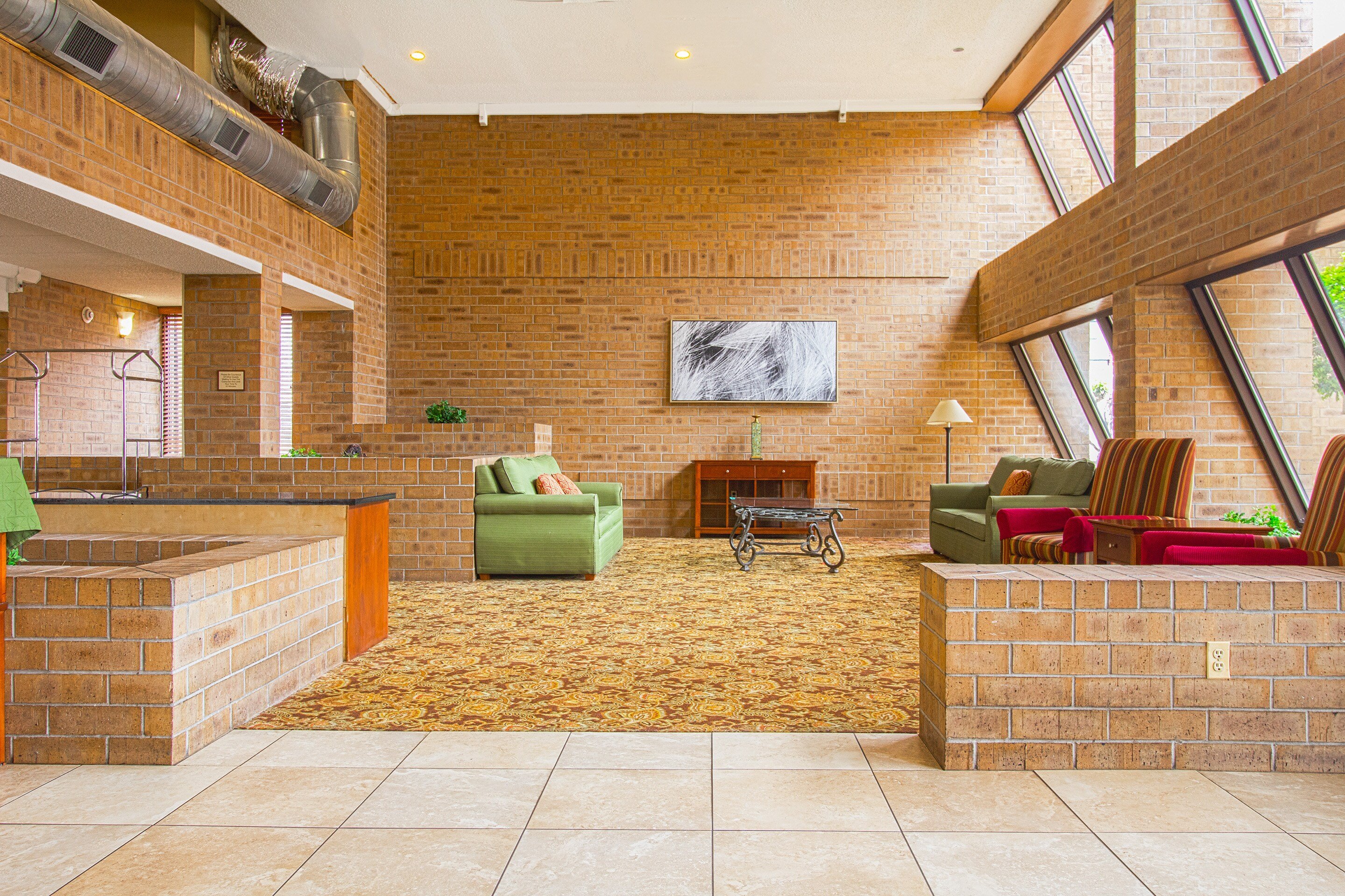 Tulsa Square Hotel Central, I-44 By OYO 12/42