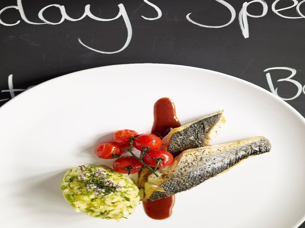 Gilbey's Bar & Restaurant 10/18