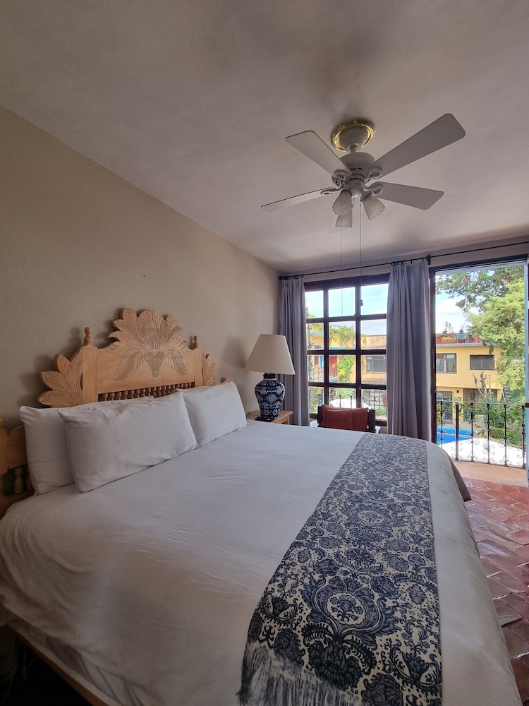 Hacienda de las Flores 15/50