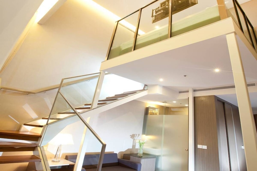 Dorsett Singapore 23/70