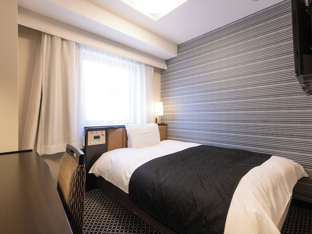 ROOM, SINGLE BED