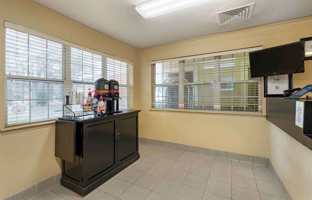 Extended Stay America - Newport News - Oyster Point 4/34