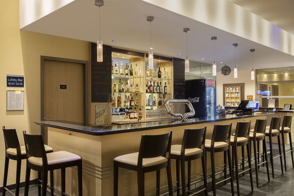 HOLIDAY INN EXPRESS FRANKFURT MESSE 28/40
