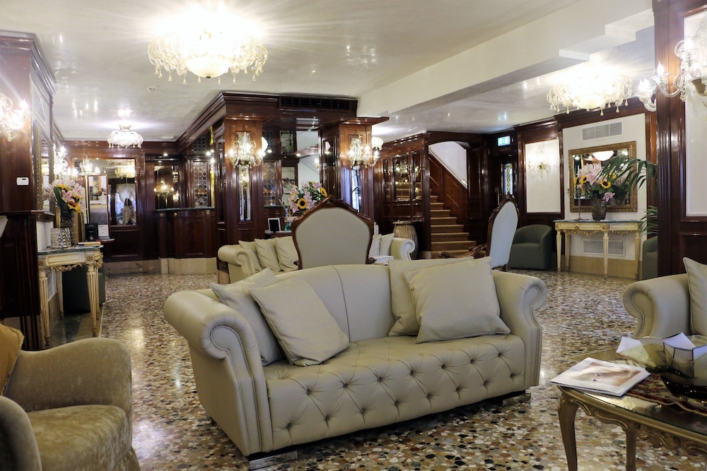 Lobby at Hotel Savoia e Jolanda, WorldHotels Elite, VENICE