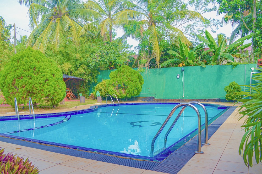 Green View Hotel 45/72