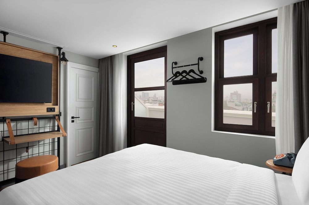 Moxy Istanbul Beyoglu 11/50