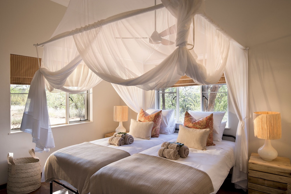PAVILION, LUXURY, TENT