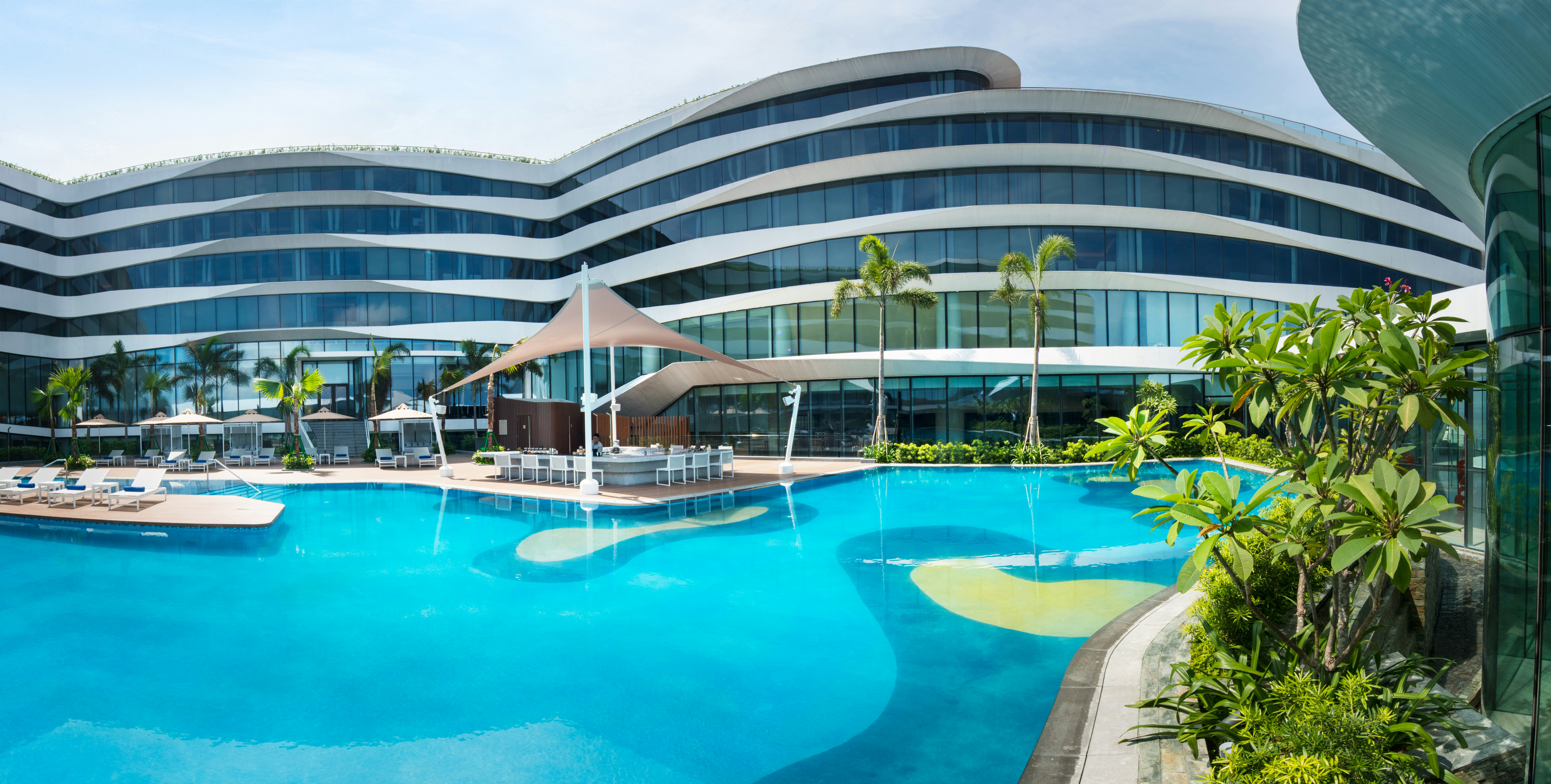 Conrad Manila 53/53