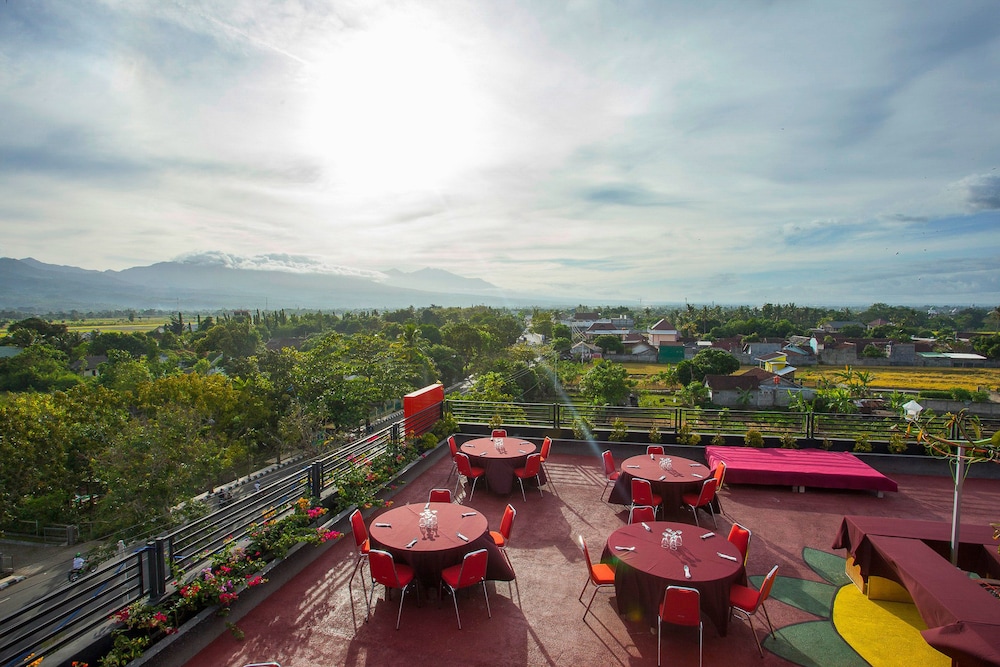 PRATAMA HOTEL AND CONVENTION 14/26