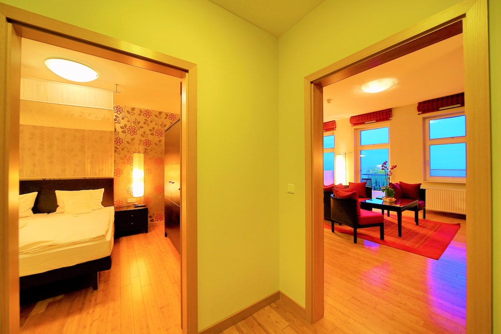 شقة بأربعة أسرّة وسرير كينج بإطلالة على البحر بغرفتي نوم، Das Ahlbeck Hotel & Spa 4/6