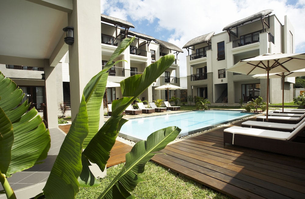 Grand Bay Suites 48/65
