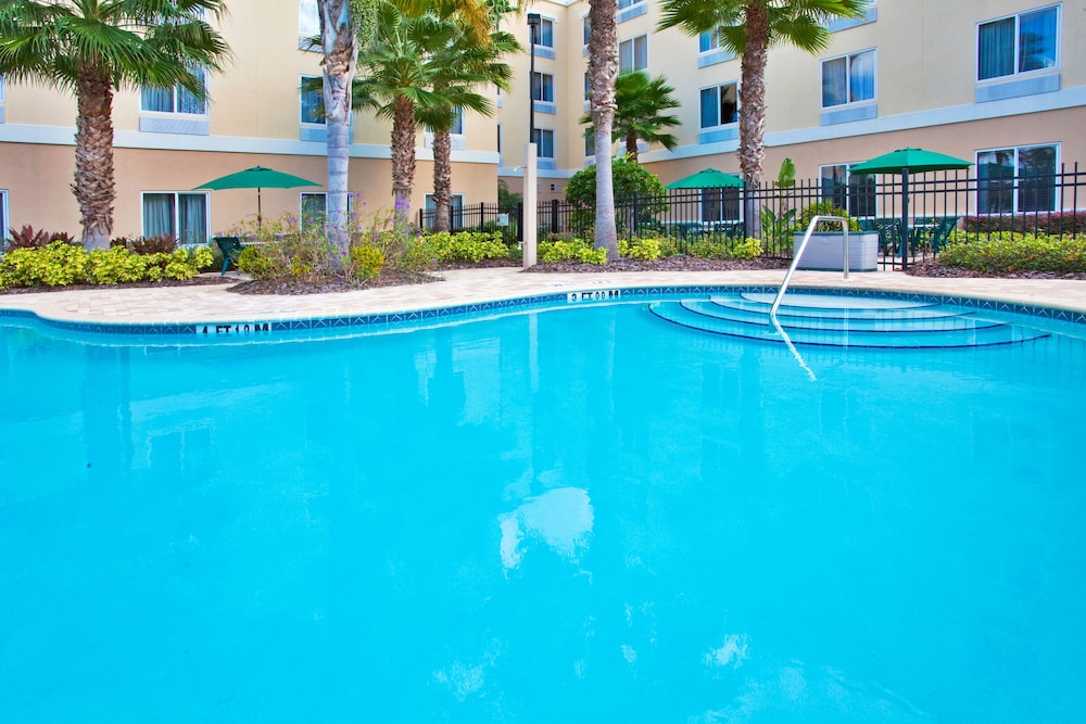 Holiday Inn Express & Suites Tampa-I-75 @ Bruce B. Downs, an IHG Hotel 46/50