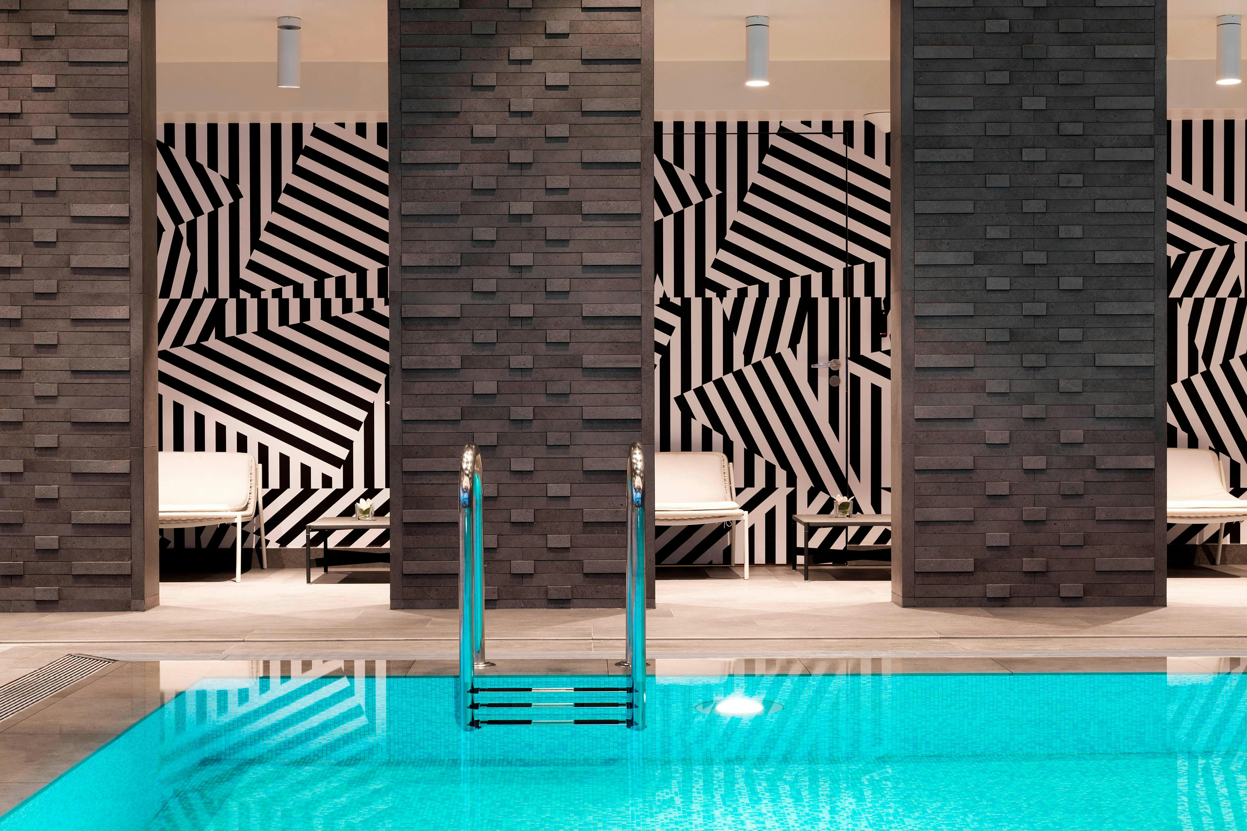 RENAISSANCE WARSAW AIRPORT HOTEL 28/62