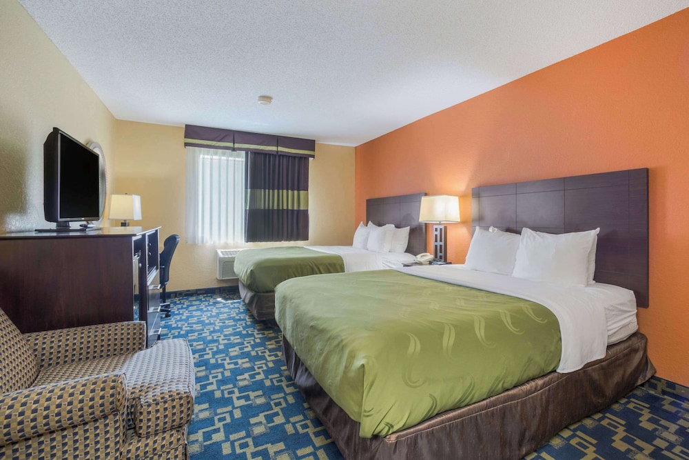 Upgrade, Suite, 2 Queen Beds, Sofa